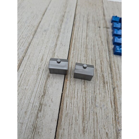 Monopoly 2011 Electronic Banking Game Replacement Motels Houses Buildings - Picture 3 of 3